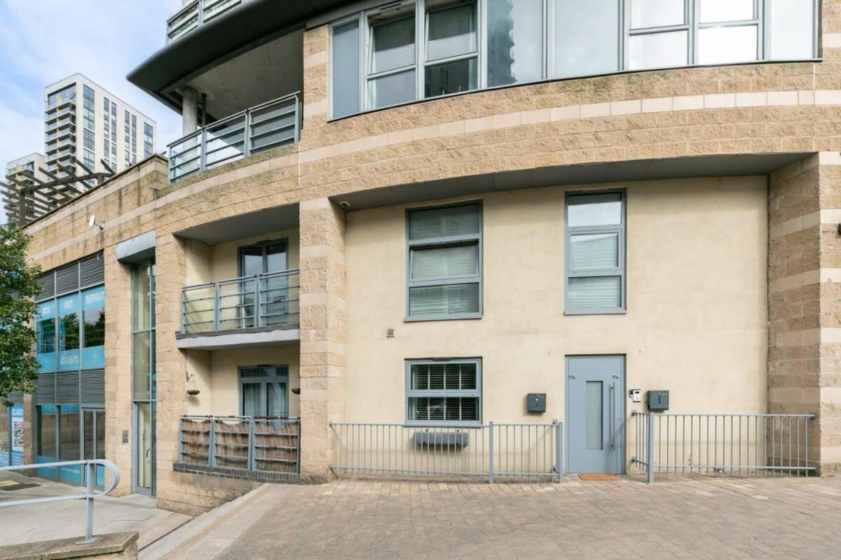 Spacious 1 Bedroom Apartment In Central Woking Exterior foto