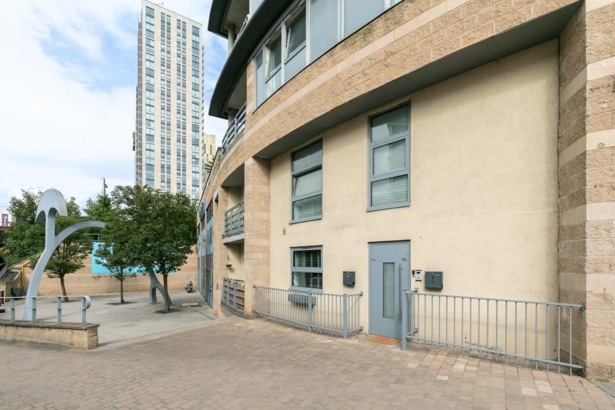 Spacious 1 Bedroom Apartment In Central Woking Exterior foto